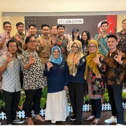 Narasumber dari Subkoordinator Seksi P2PM Dinas Kesehatan Kabupaten Kediri, Retno Handayani, SKM, M.Kes untuk membahas kerjasama Yayasan Redline dan Dinas Kesehatan. Redline juga mengundang narasumber dari Direktur Yayasan Mahameru Surabaya, Farid Hafifi, SPi